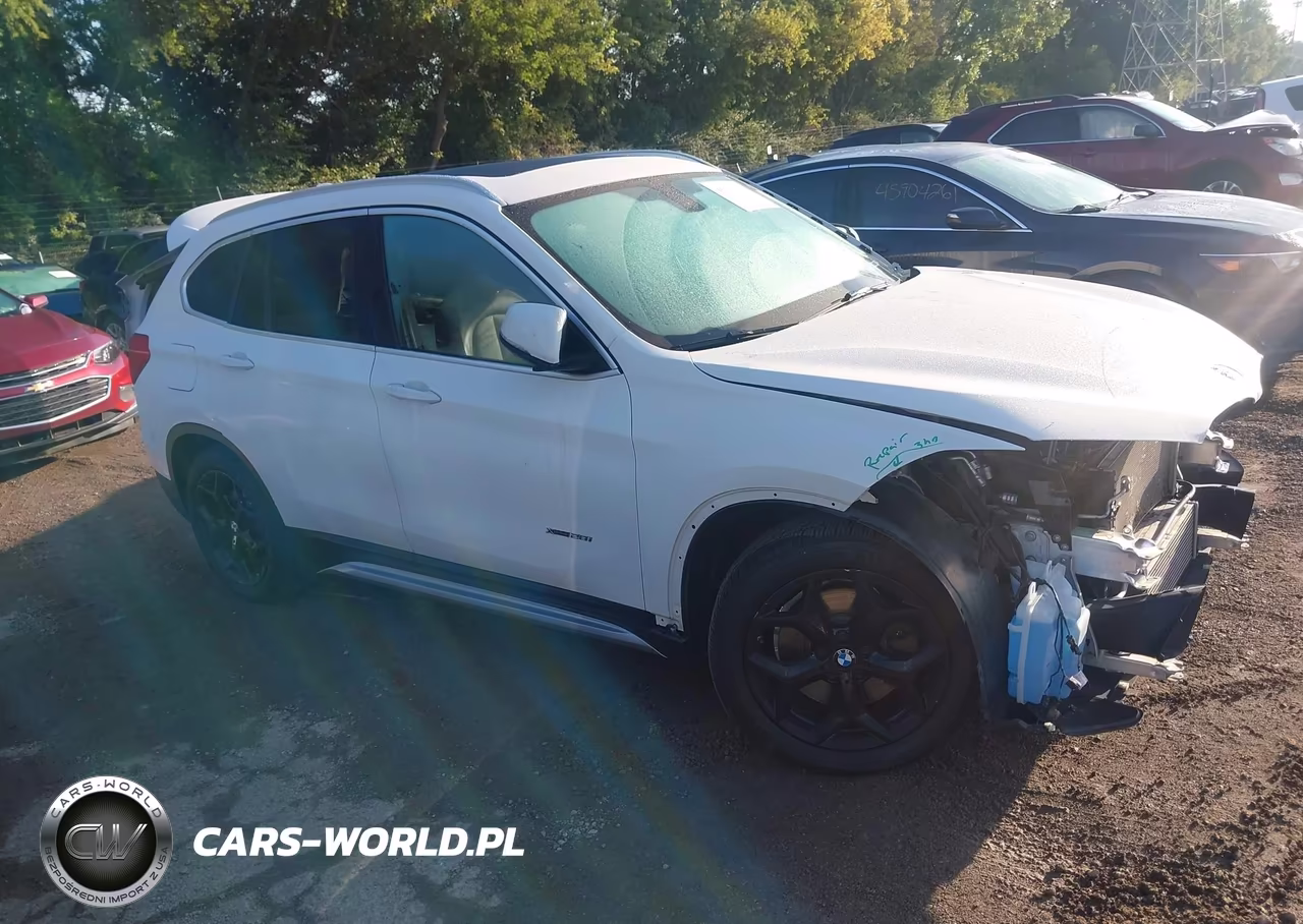 2018 BMW X1 xDrive28I VIN:WBXHT3C30J5K26953 - 14