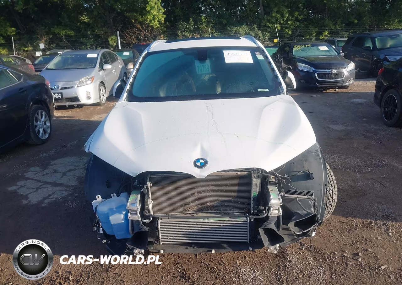 2018 BMW X1 xDrive28I VIN:WBXHT3C30J5K26953 - 18