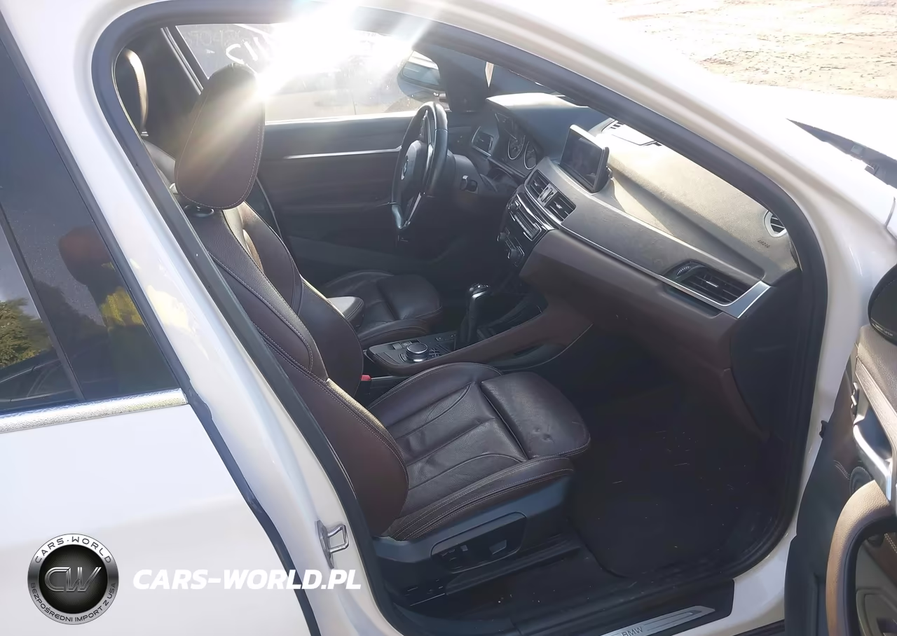 2018 BMW X1 xDrive28I VIN:WBXHT3C30J5K26953 - 5