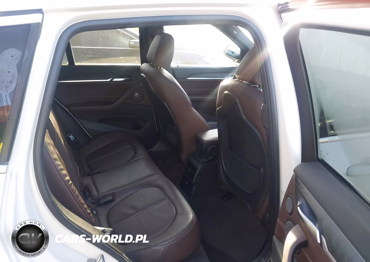 2018 BMW X1 xDrive28I VIN:WBXHT3C30J5K26953 - 8