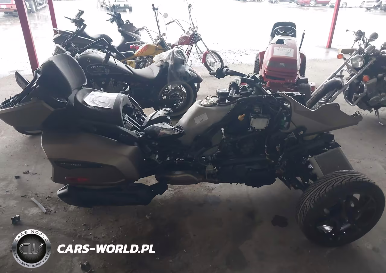 2020 Can-Am Spyder Roadster F3-T-F3 Limited VIN:2BXREDD22LV000756 - 11