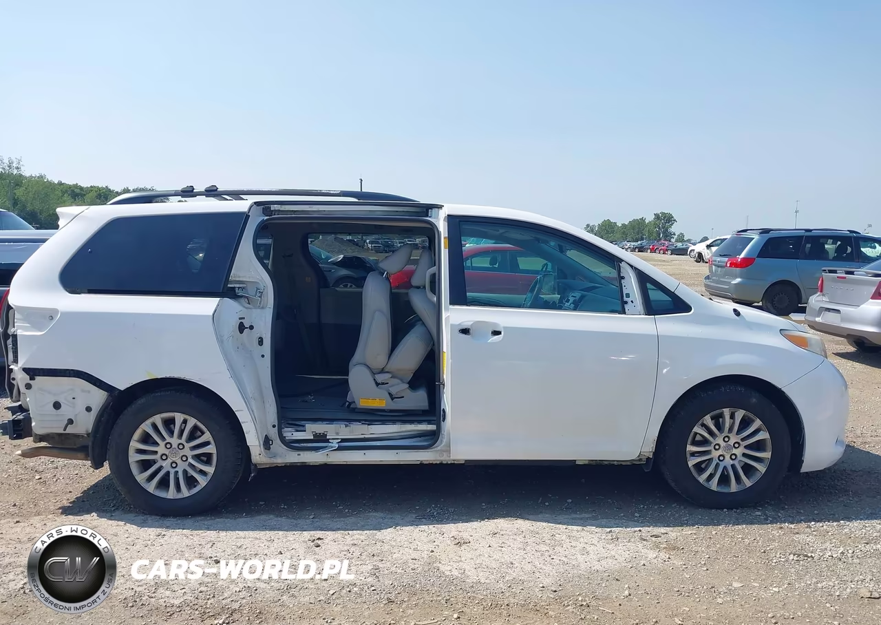 2013 Toyota Sienna Xle V6 8 Passenger VIN:5TDYK3DC9DS389050 - 14