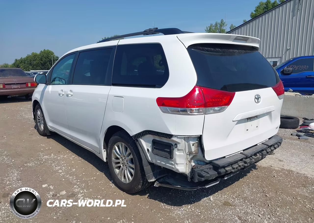 2013 Toyota Sienna Xle V6 8 Passenger VIN:5TDYK3DC9DS389050 - 3