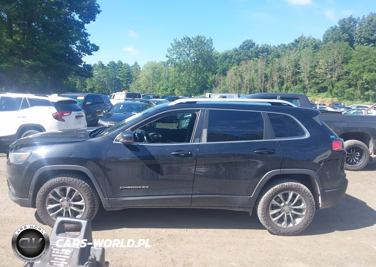 2019 Jeep Cherokee Latitude Plus 4X4 VIN:1C4PJMLX0KD414693 - 15