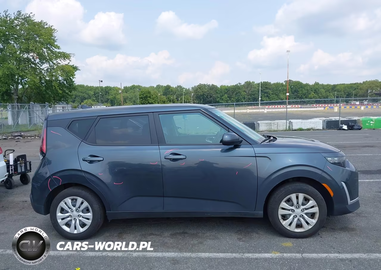 2025 Kia Soul Lx VIN:KNDJ23AU2S7256846 - 13