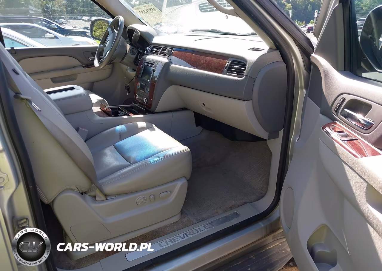 2010 Chevrolet Tahoe Ltz VIN:1GNUKCE08AR187921 - 5