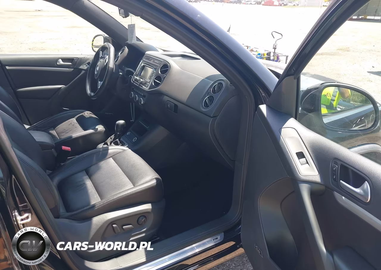 2014 Volkswagen Tiguan R-Line VIN:WVGAV3AX8EW560609 - 5