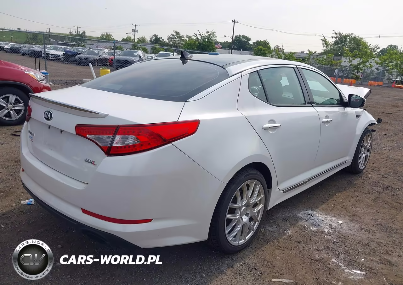 2013 Kia Optima Sx VIN:5XXGR4A67DG093618 - 4