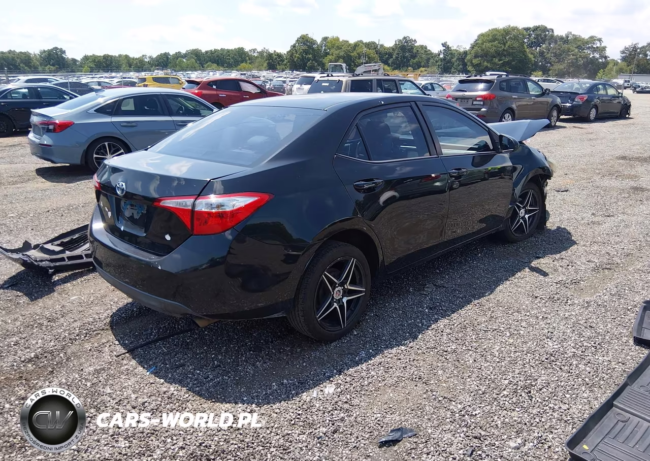 2015 Toyota Corolla Le VIN:5YFBURHE5FP222310 - 4