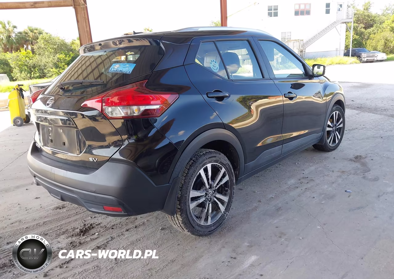 2018 Nissan Kicks Sv VIN:3N1CP5CU6JL509120 - 4