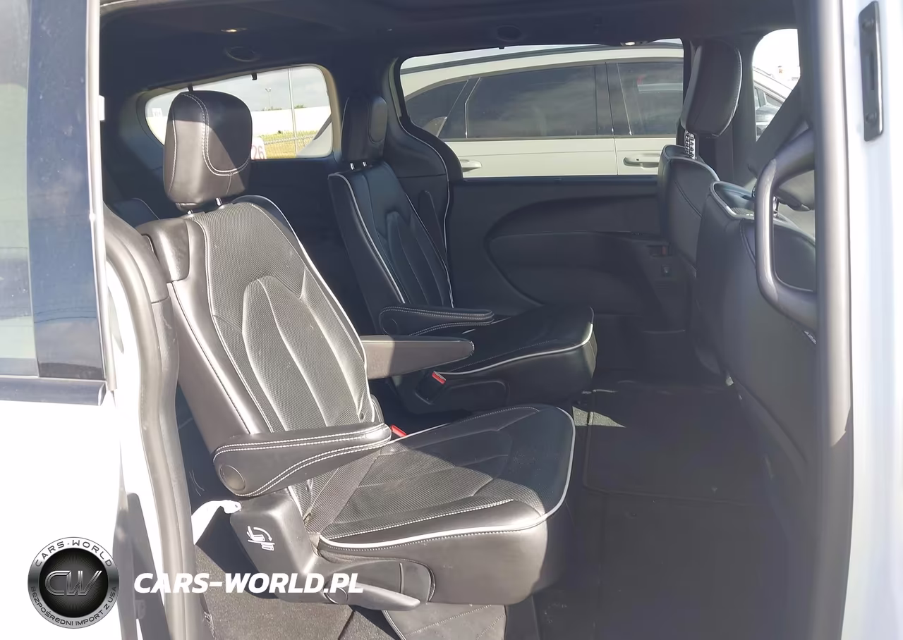 2025 Chrysler Pacifica Limited VIN:2C4RC1GG7SR561795 - 8