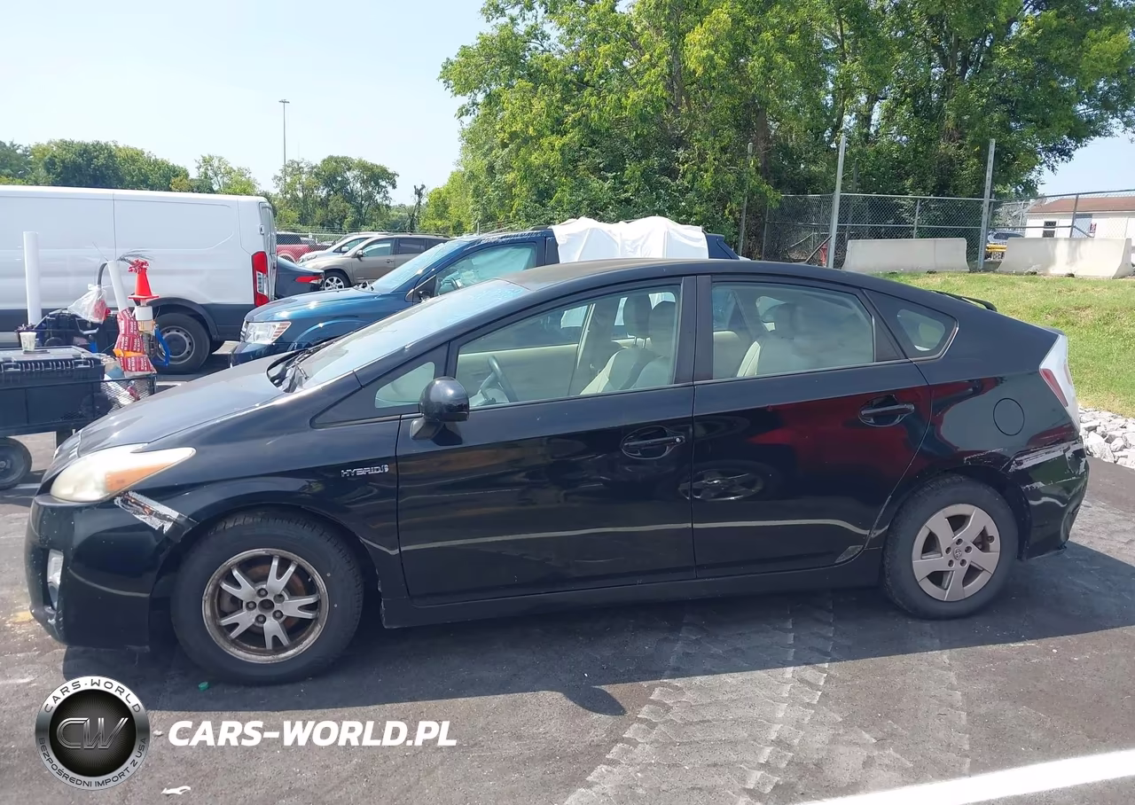 2011 Toyota Prius Three VIN:JTDKN3DU9B0262174 - 14