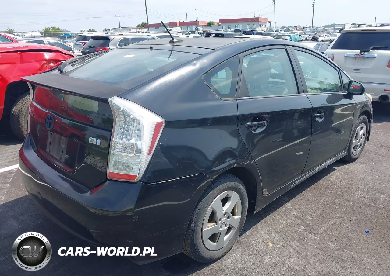 2011 Toyota Prius Three VIN:JTDKN3DU9B0262174 - 4