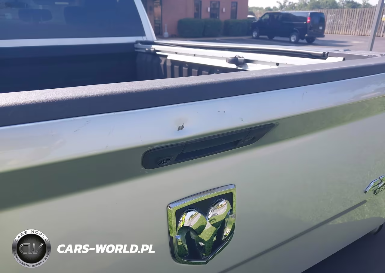 2018 Ram 3500 Tradesman 4X4 6'4 Box VIN:3C63R3CL5JG299077 - 11
