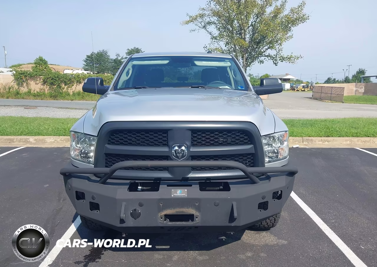 2018 Ram 3500 Tradesman 4X4 6'4 Box VIN:3C63R3CL5JG299077 - 13