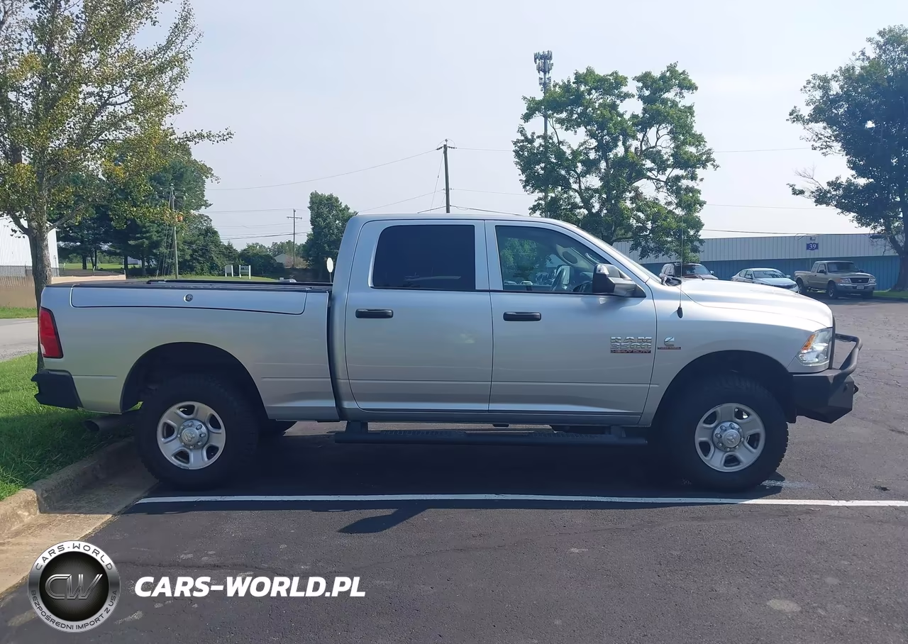 2018 Ram 3500 Tradesman 4X4 6'4 Box VIN:3C63R3CL5JG299077 - 14