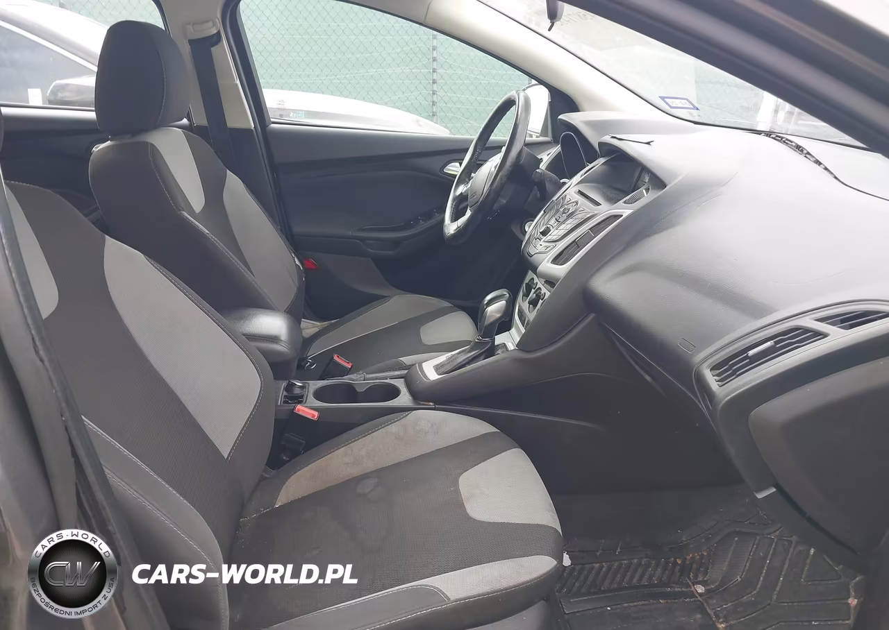 2014 Ford Focus Se VIN:1FADP3F27EL130277 - 5