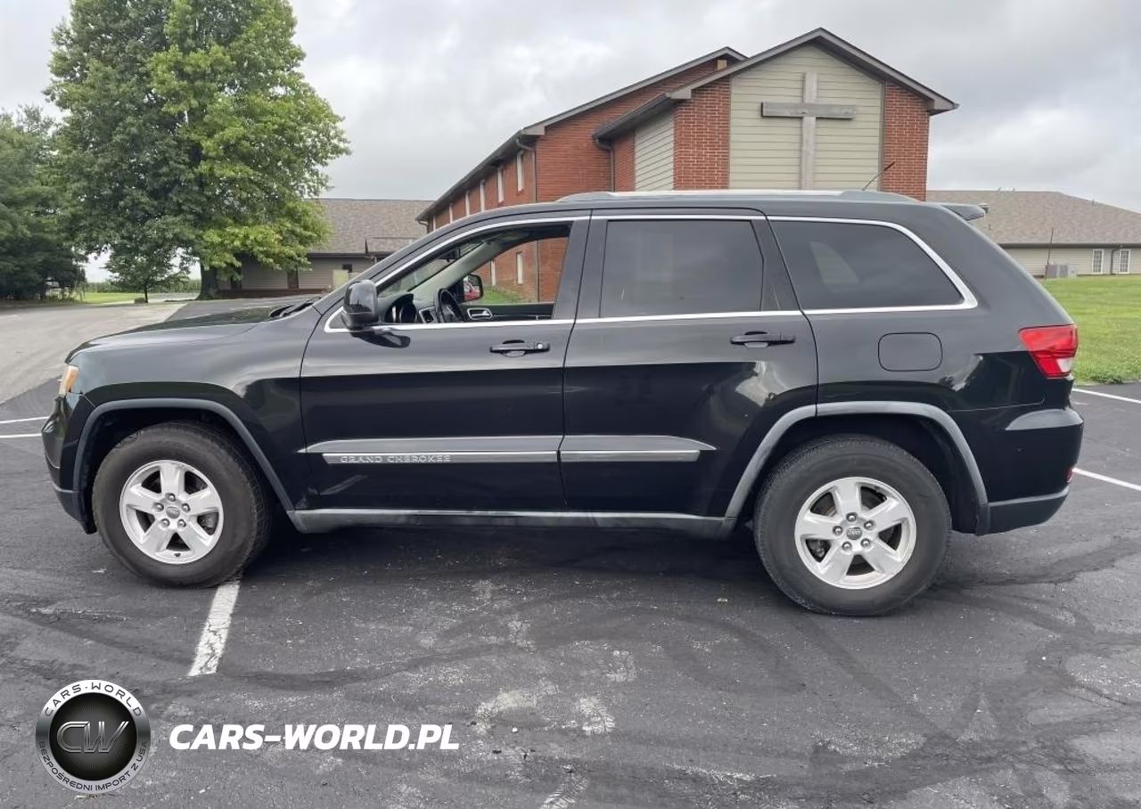 2011 Jeep Grand Cherokee Laredo VIN:1J4RR4GG2BC693933 - 13