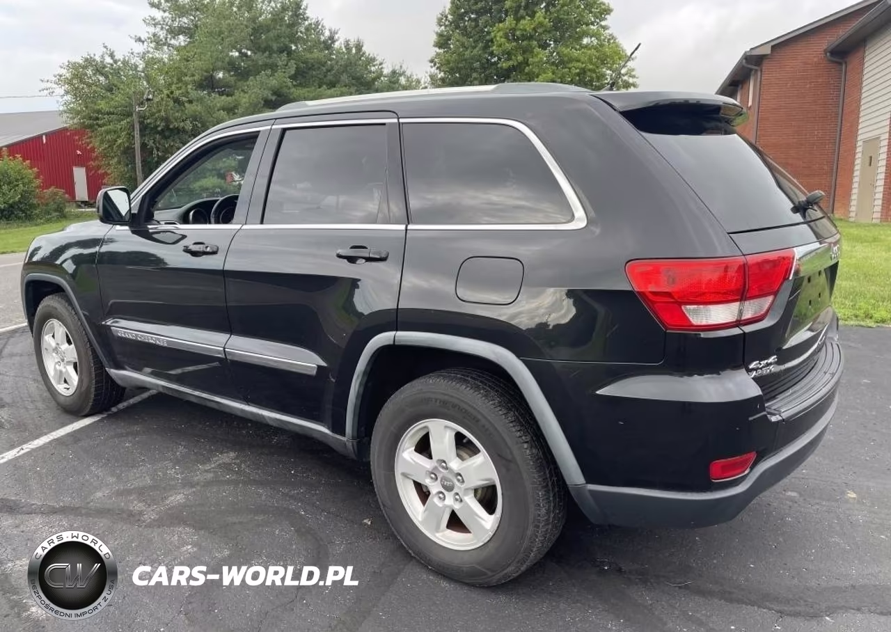 2011 Jeep Grand Cherokee Laredo VIN:1J4RR4GG2BC693933 - 3