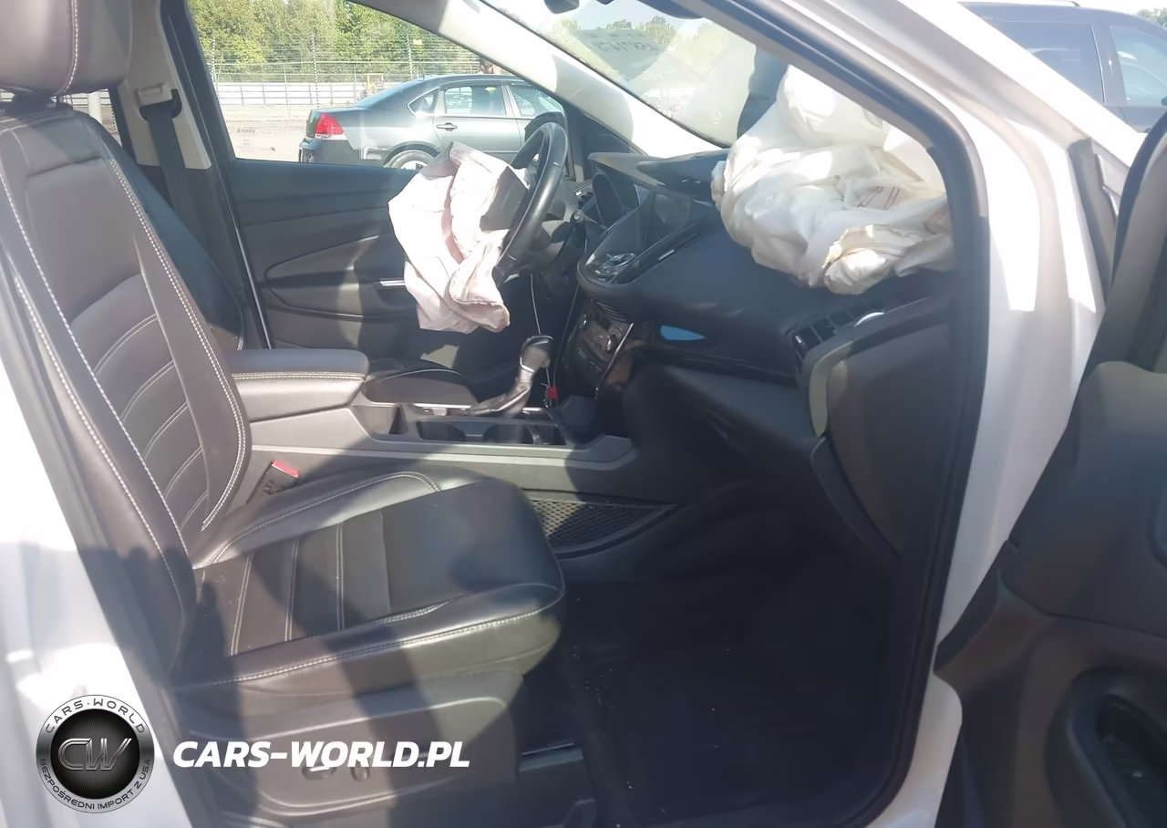 2017 Ford Escape Titanium VIN:1FMCU9J98HUB87636 - 5