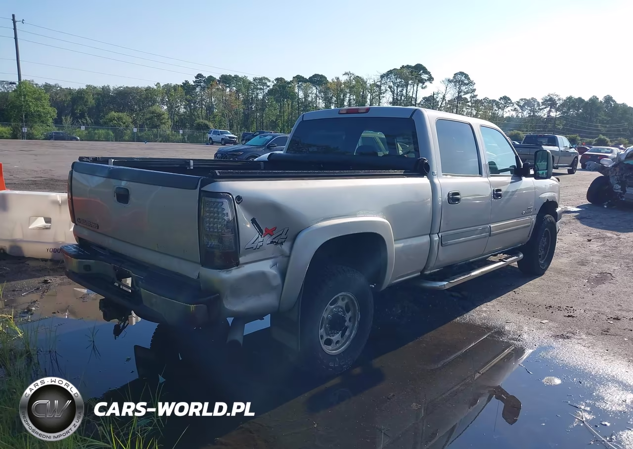 2005 Chevrolet Silverado 2500Hd Ls-Lt-Work Truck VIN:1GCHK23275F928513 - 4