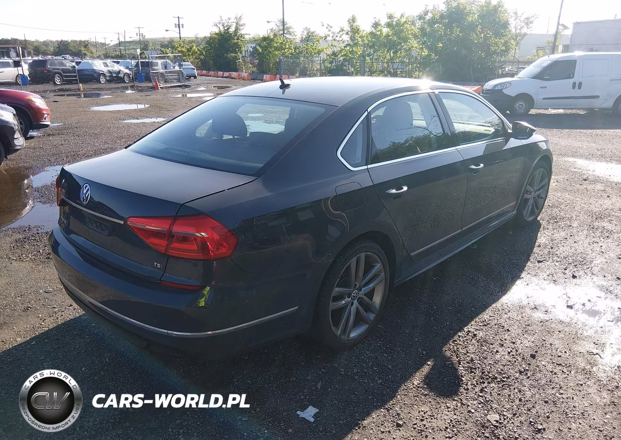 2016 Volkswagen Passat 1.8T R-Line VIN:1VWAT7A37GC038229 - 4