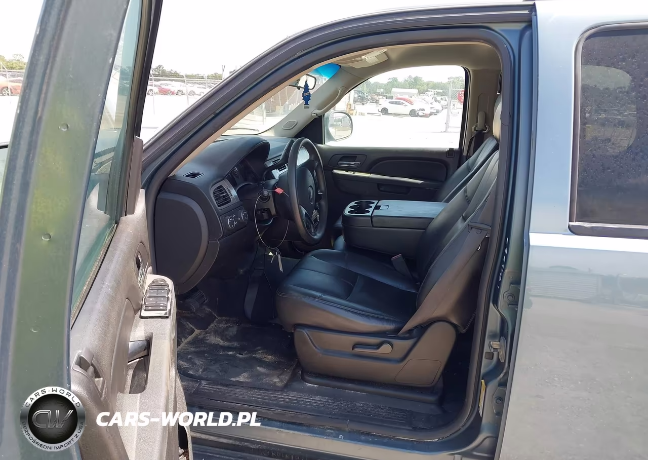 2010 Chevrolet Tahoe Commercial Fleet VIN:1GNUKAE03AR162963 - 5