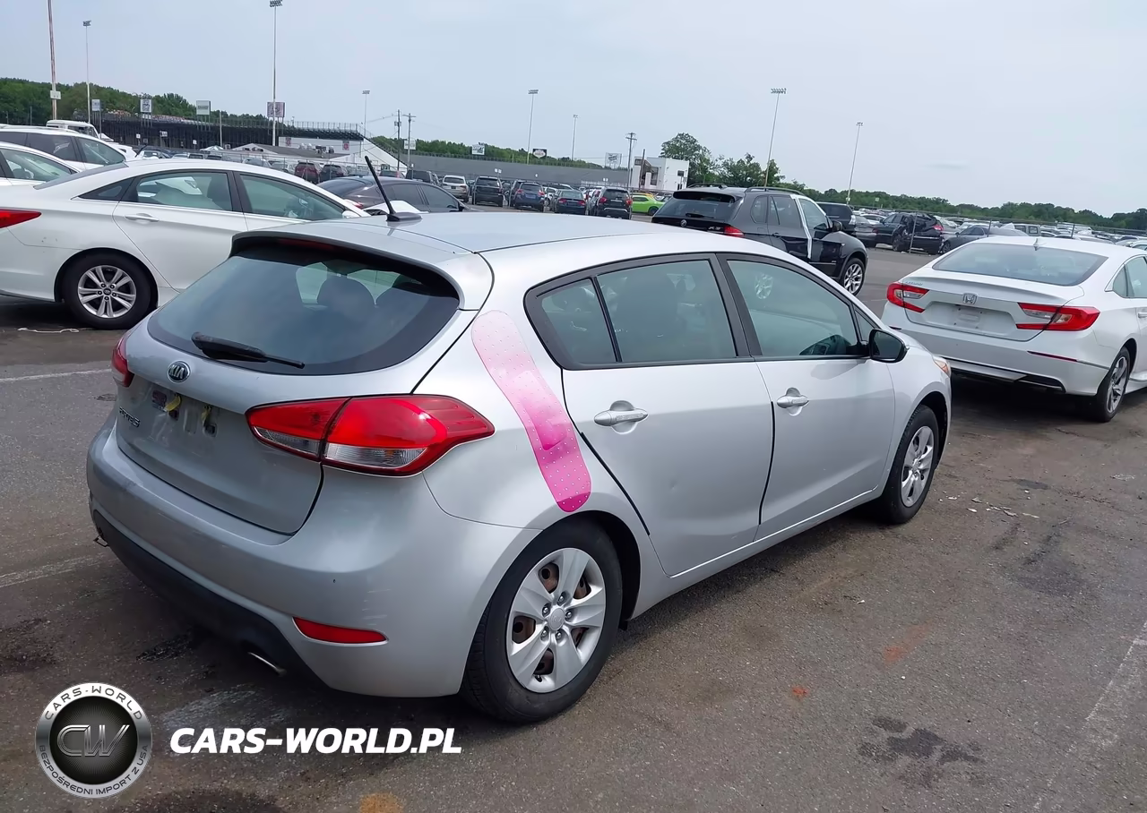 2018 Kia Forte Lx VIN:KNAFK5A82J5773415 - 4