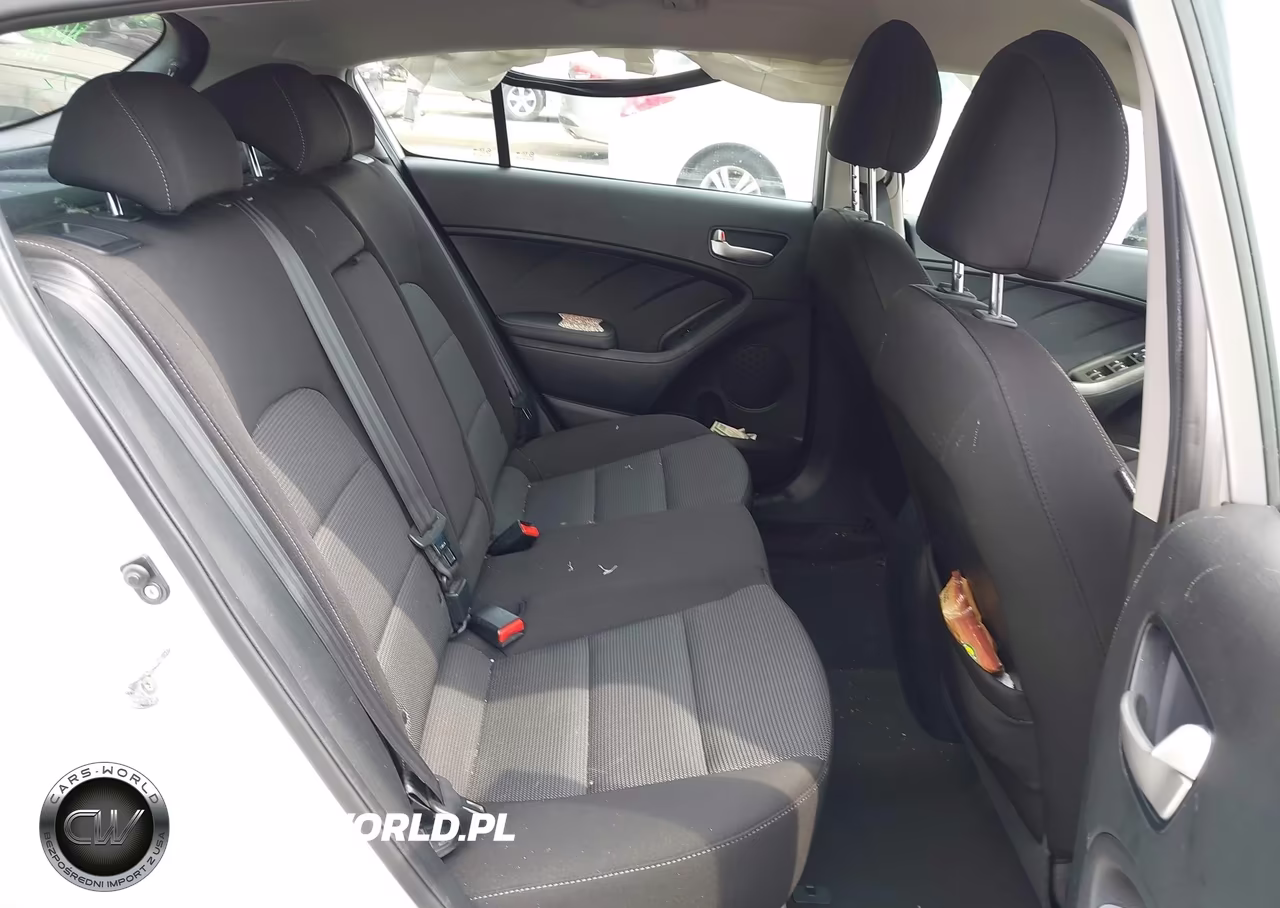 2018 Kia Forte Lx VIN:KNAFK5A82J5773415 - 8