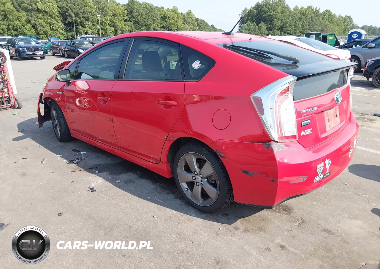 2015 Toyota Prius Persona Series Special Edition VIN:JTDKN3DU6F0406110 - 3