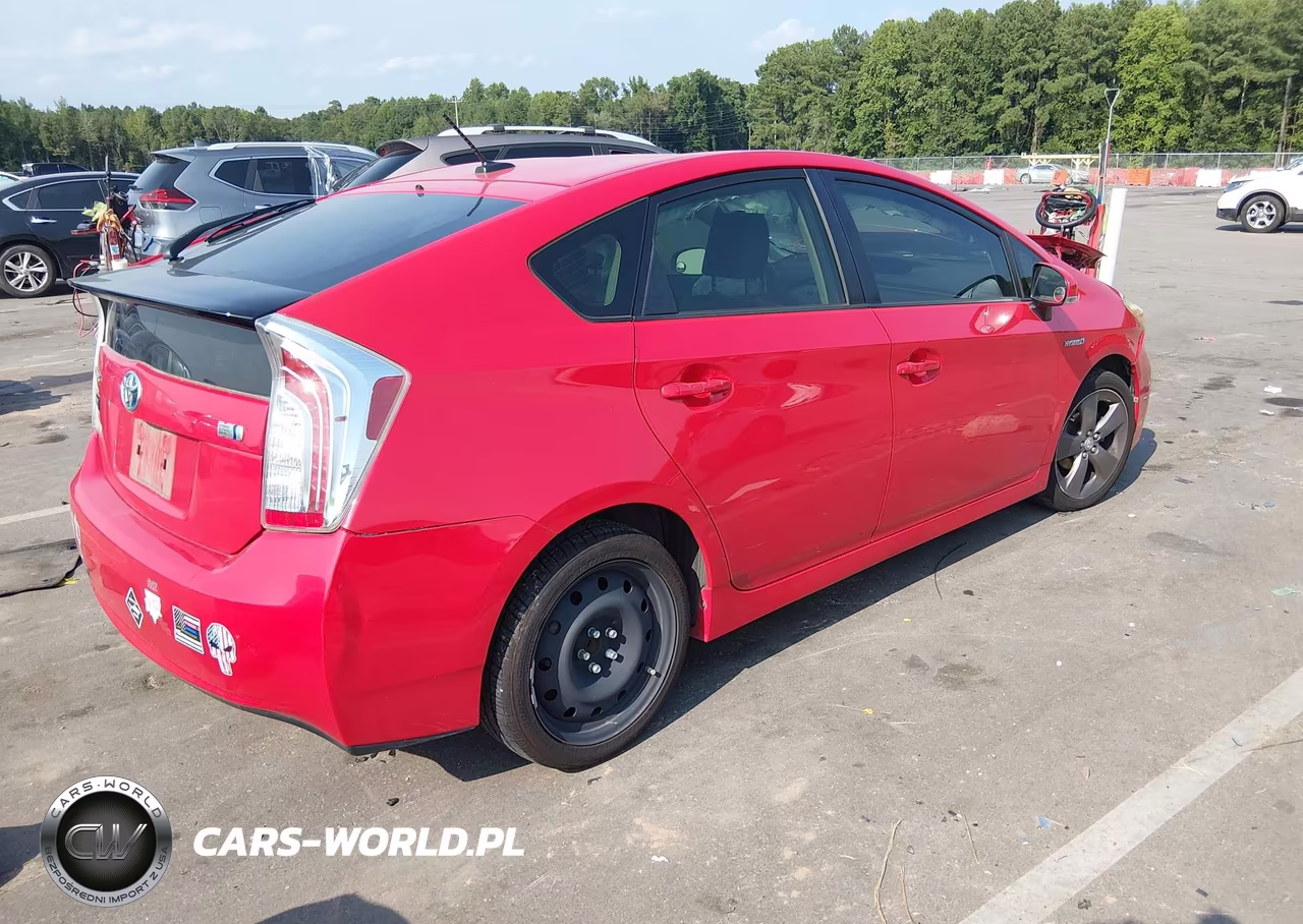 2015 Toyota Prius Persona Series Special Edition VIN:JTDKN3DU6F0406110 - 4