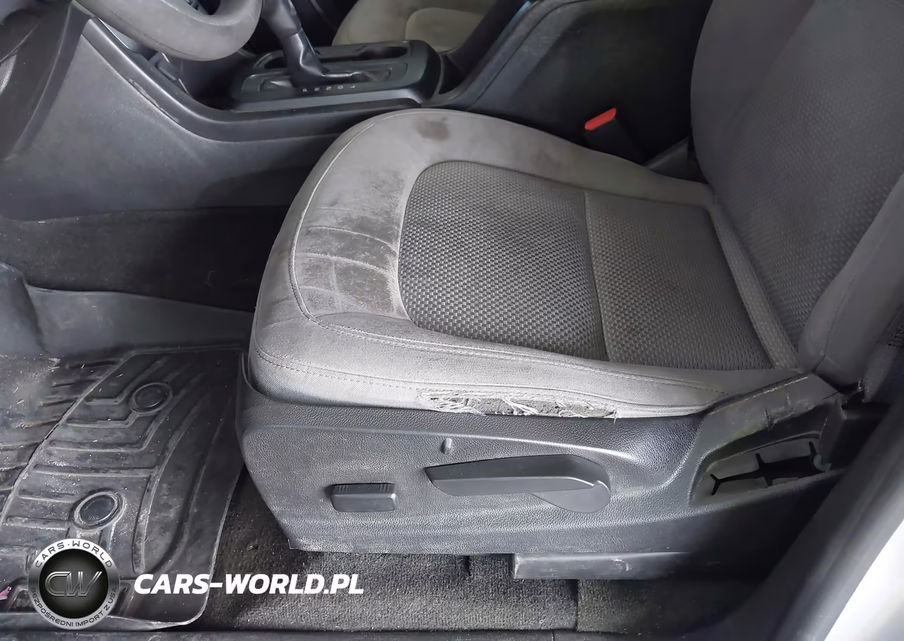 2019 Chevrolet Colorado Wt VIN:1GCGSBEA2K1102001 - 12