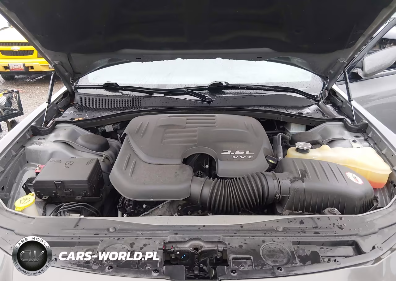 2018 Chrysler 300 VIN:2C3CCAGG6JH223142 - 10