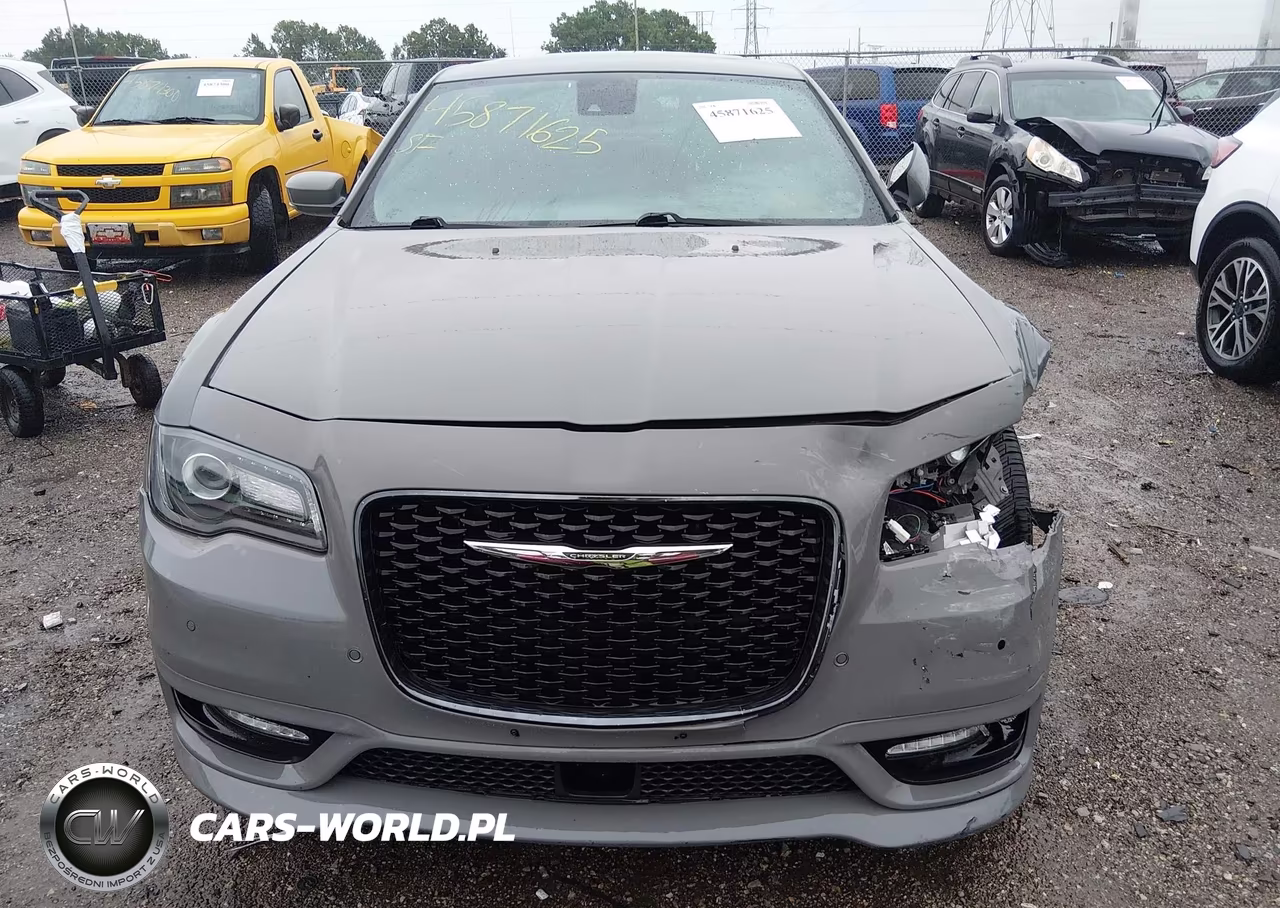 2018 Chrysler 300 VIN:2C3CCAGG6JH223142 - 12