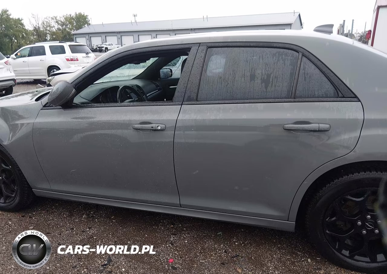 2018 Chrysler 300 VIN:2C3CCAGG6JH223142 - 14