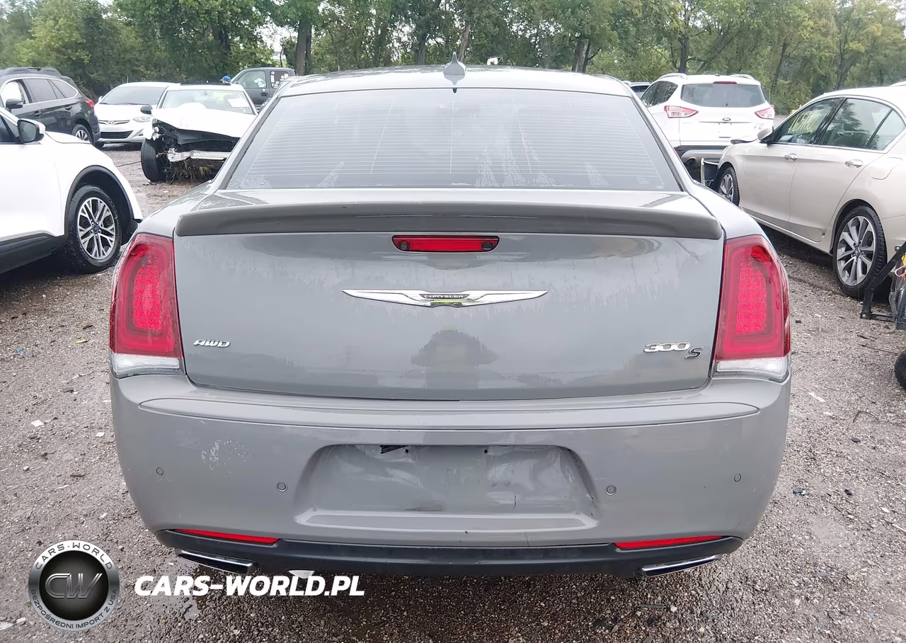 2018 Chrysler 300 VIN:2C3CCAGG6JH223142 - 16