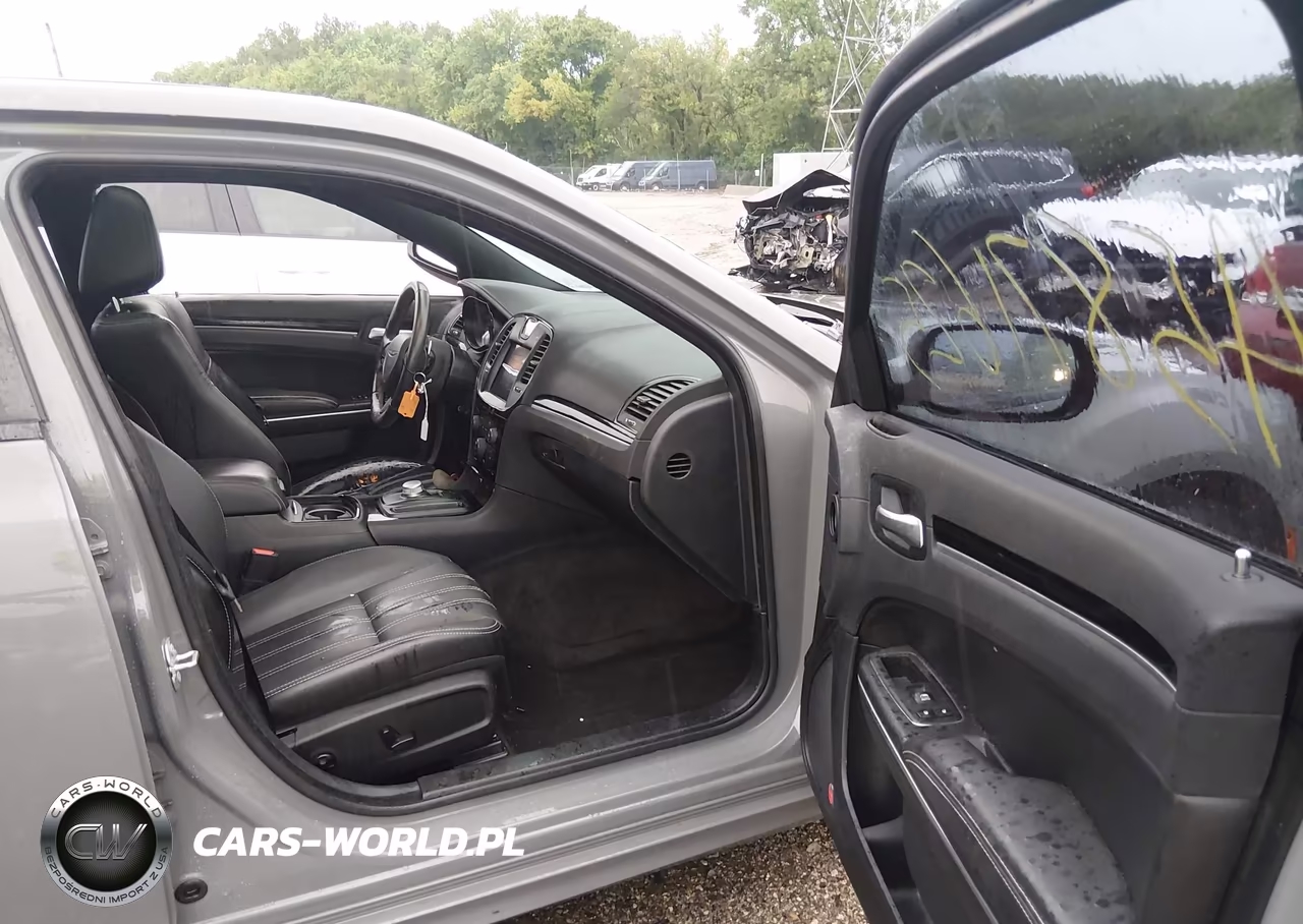 2018 Chrysler 300 VIN:2C3CCAGG6JH223142 - 5