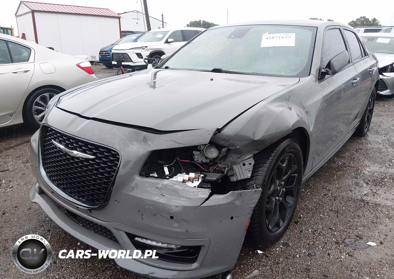 2018 Chrysler 300 VIN:2C3CCAGG6JH223142 - 6