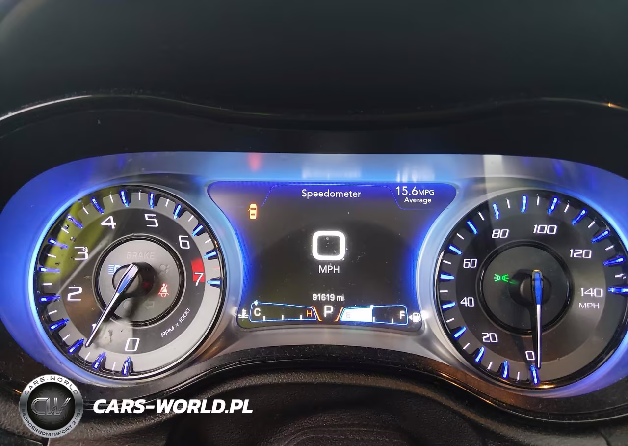 2018 Chrysler 300 VIN:2C3CCAGG6JH223142 - 7