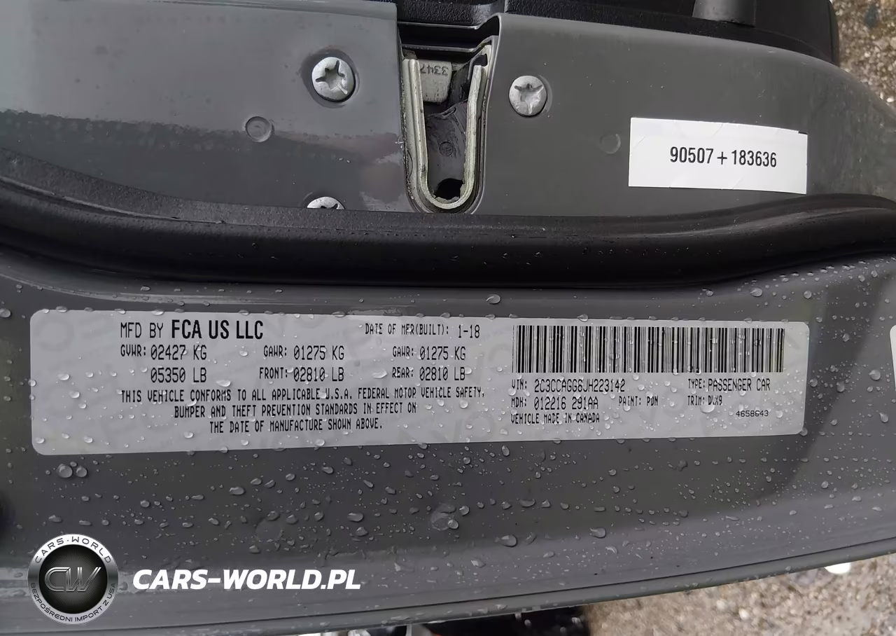 2018 Chrysler 300 VIN:2C3CCAGG6JH223142 - 9