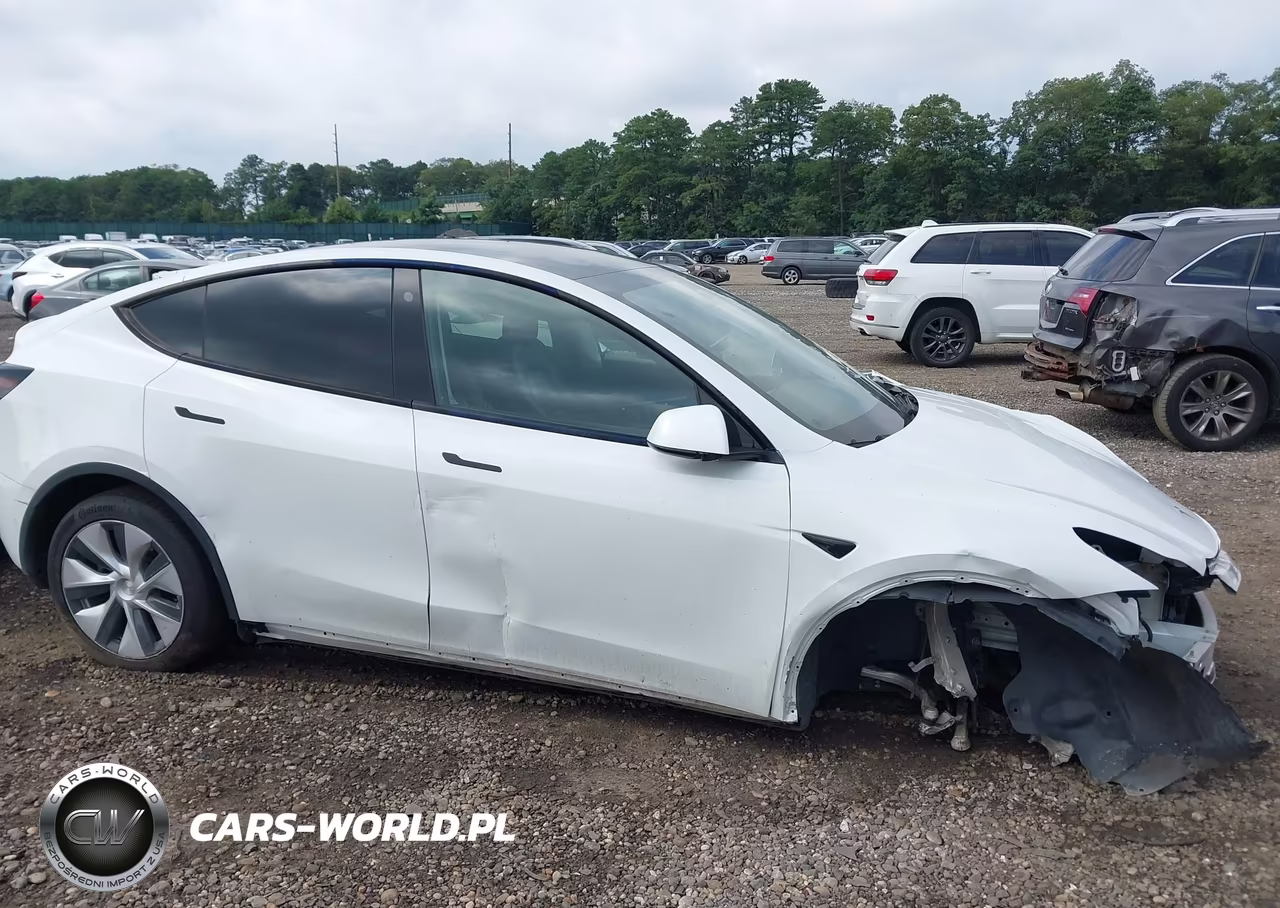 2022 Tesla Model Y Long Range Dual Motor All-Wheel Drive VIN:7SAYGDEE6NF375994 - 13
