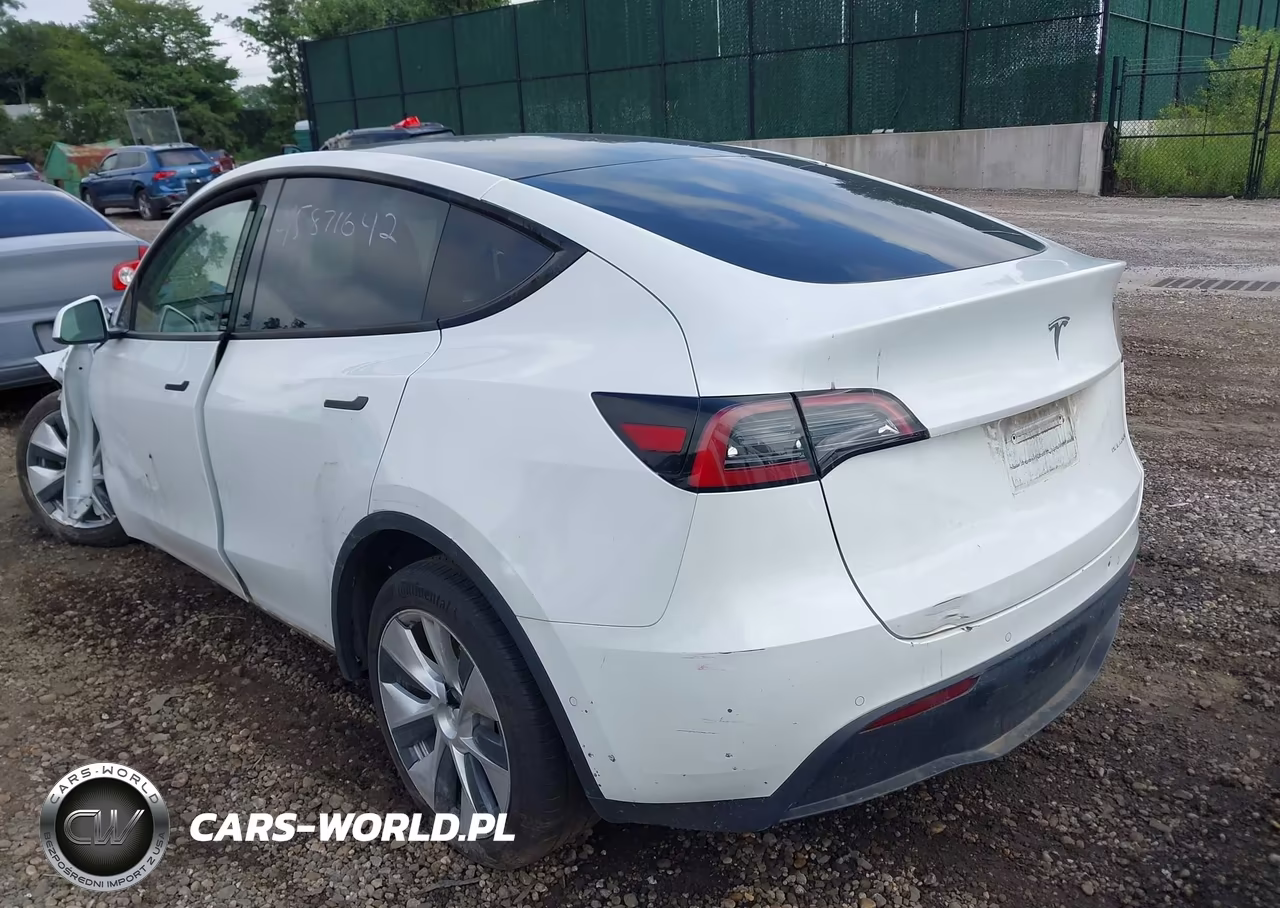 2022 Tesla Model Y Long Range Dual Motor All-Wheel Drive VIN:7SAYGDEE6NF375994 - 3