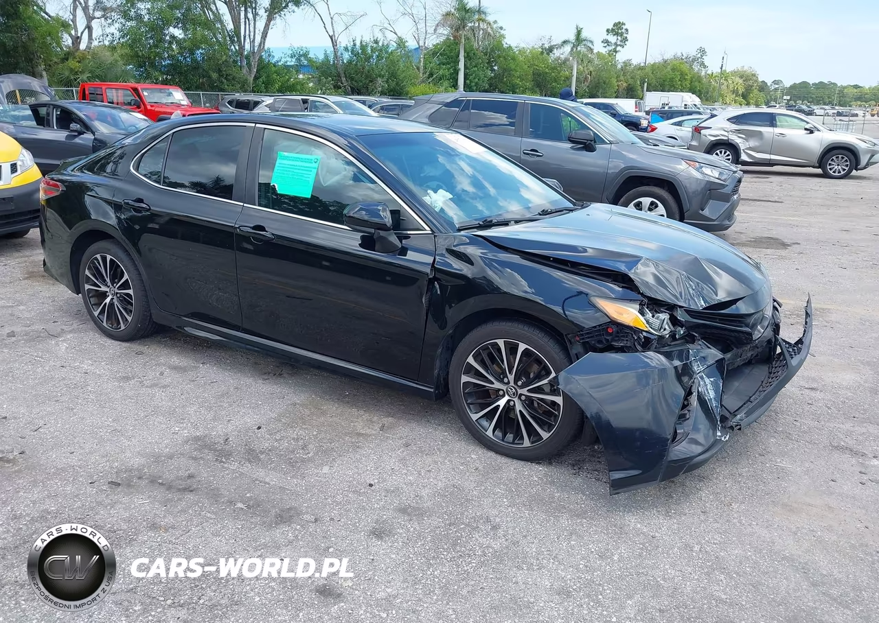 2018 Toyota Camry Se – zdjęcie 1 z 16