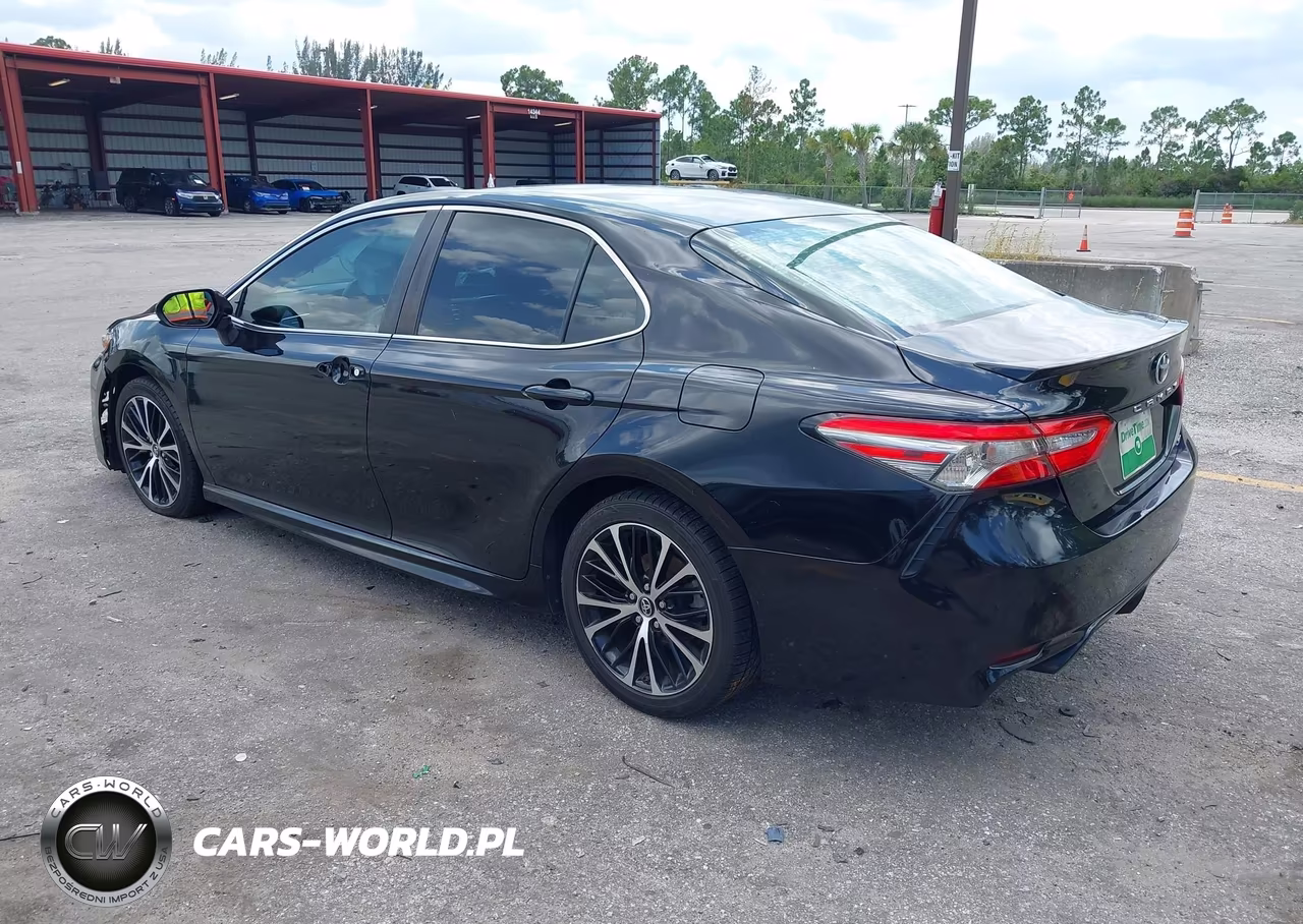 2018 Toyota Camry Se VIN:4T1B11HK7JU655571 - 3