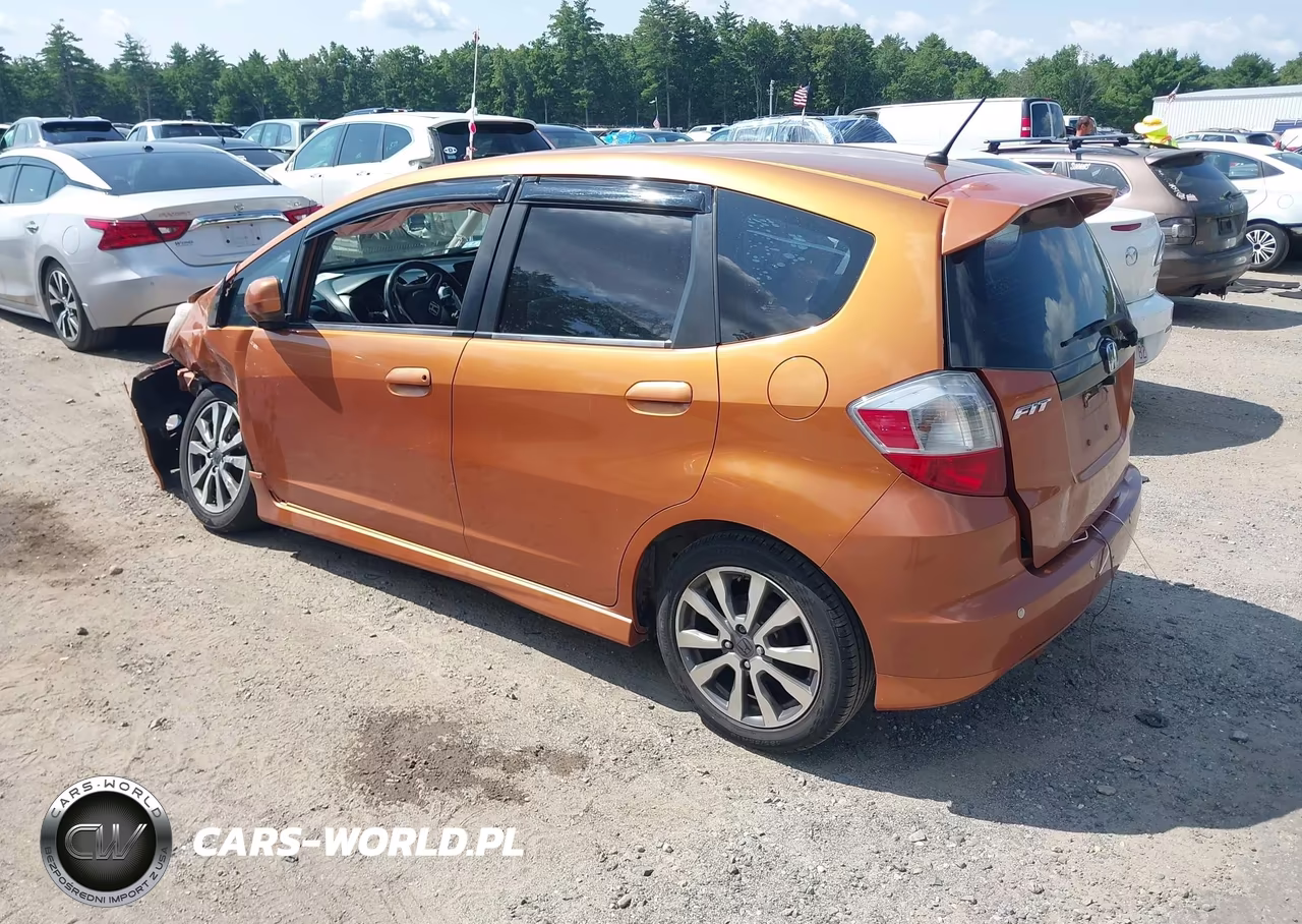 2010 Honda Fit Sport VIN:JHMGE8H64AS013913 - 3