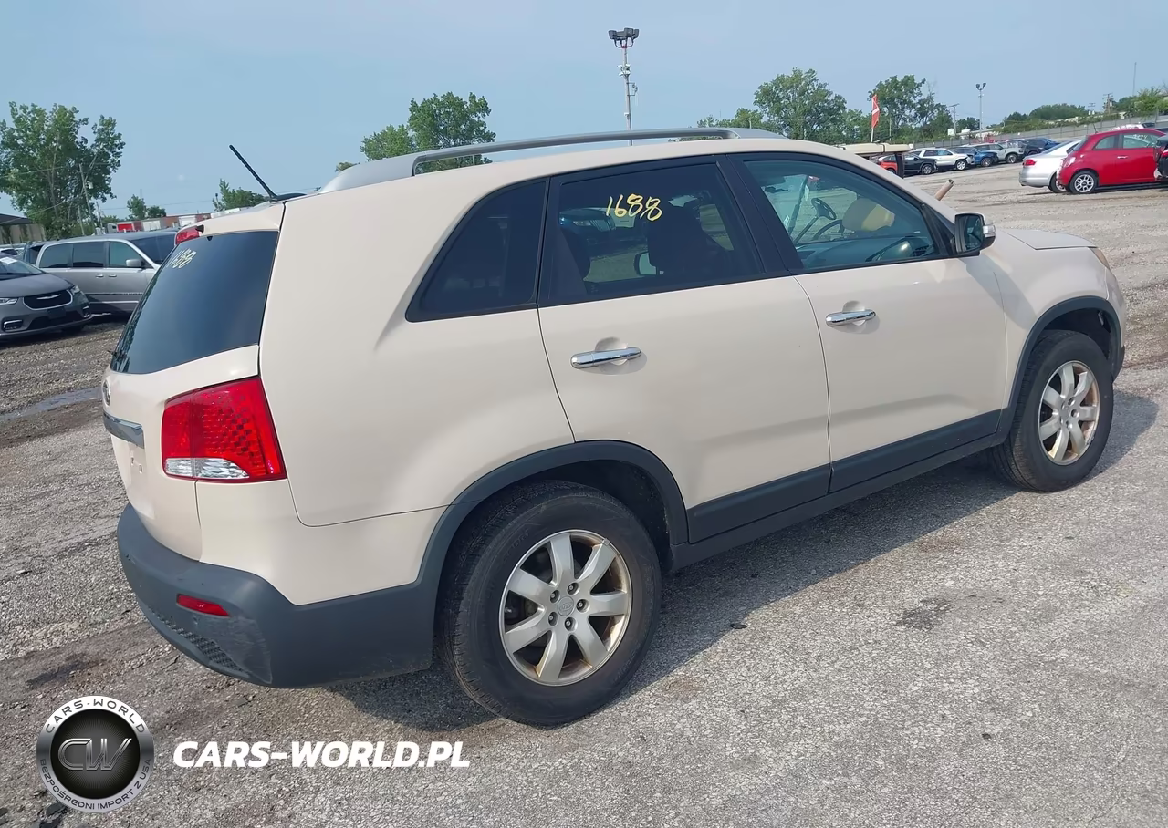 2012 Kia Sorento Lx VIN:5XYKT4A60CG206010 - 4