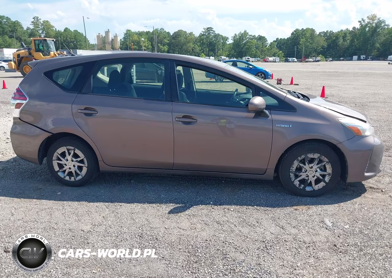 2015 Toyota Prius V Two VIN:JTDZN3EU9FJ024399 - 13