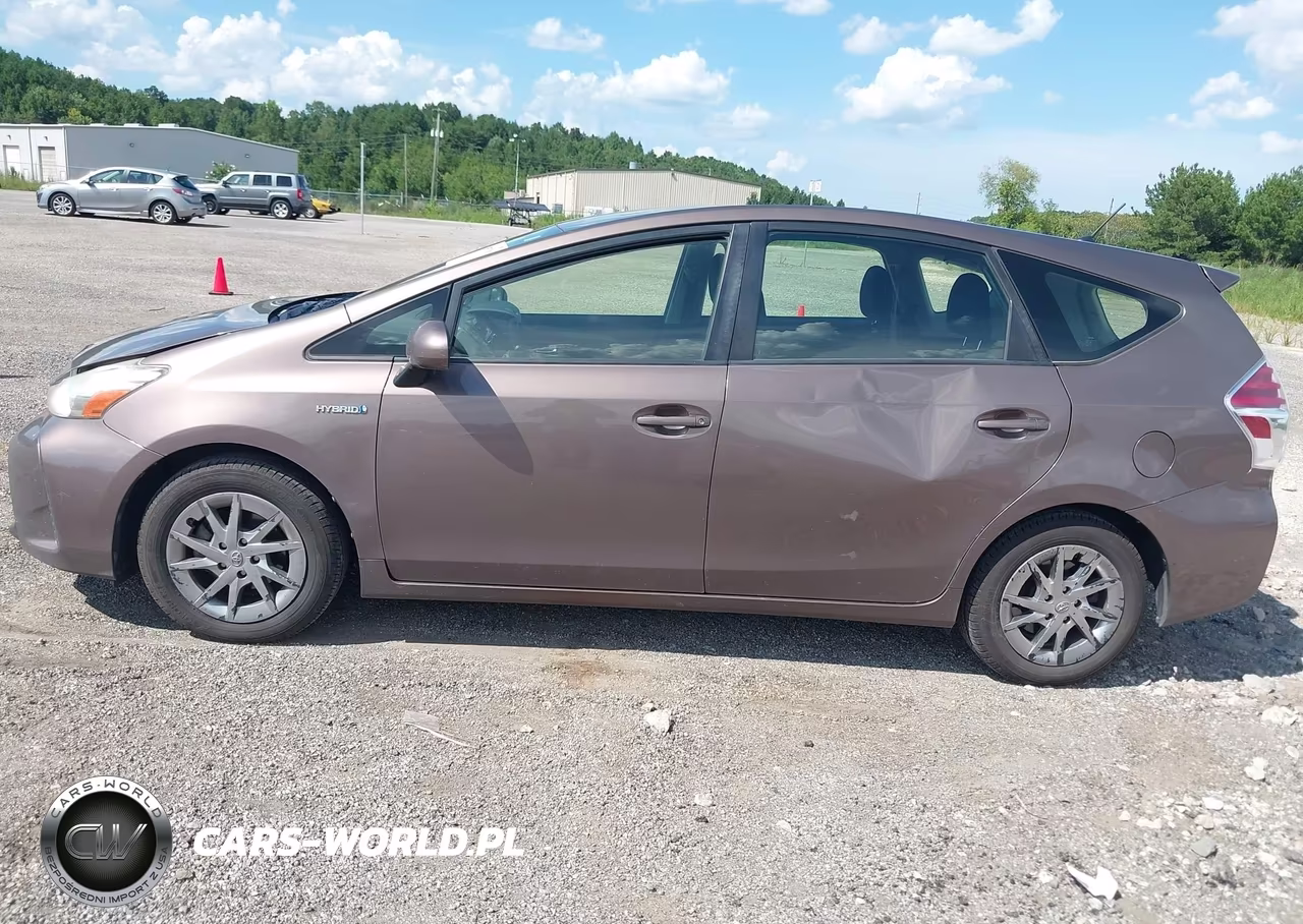 2015 Toyota Prius V Two VIN:JTDZN3EU9FJ024399 - 14