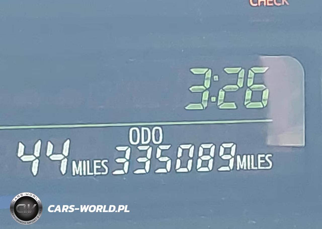 2015 Toyota Prius V Two VIN:JTDZN3EU9FJ024399 - 15