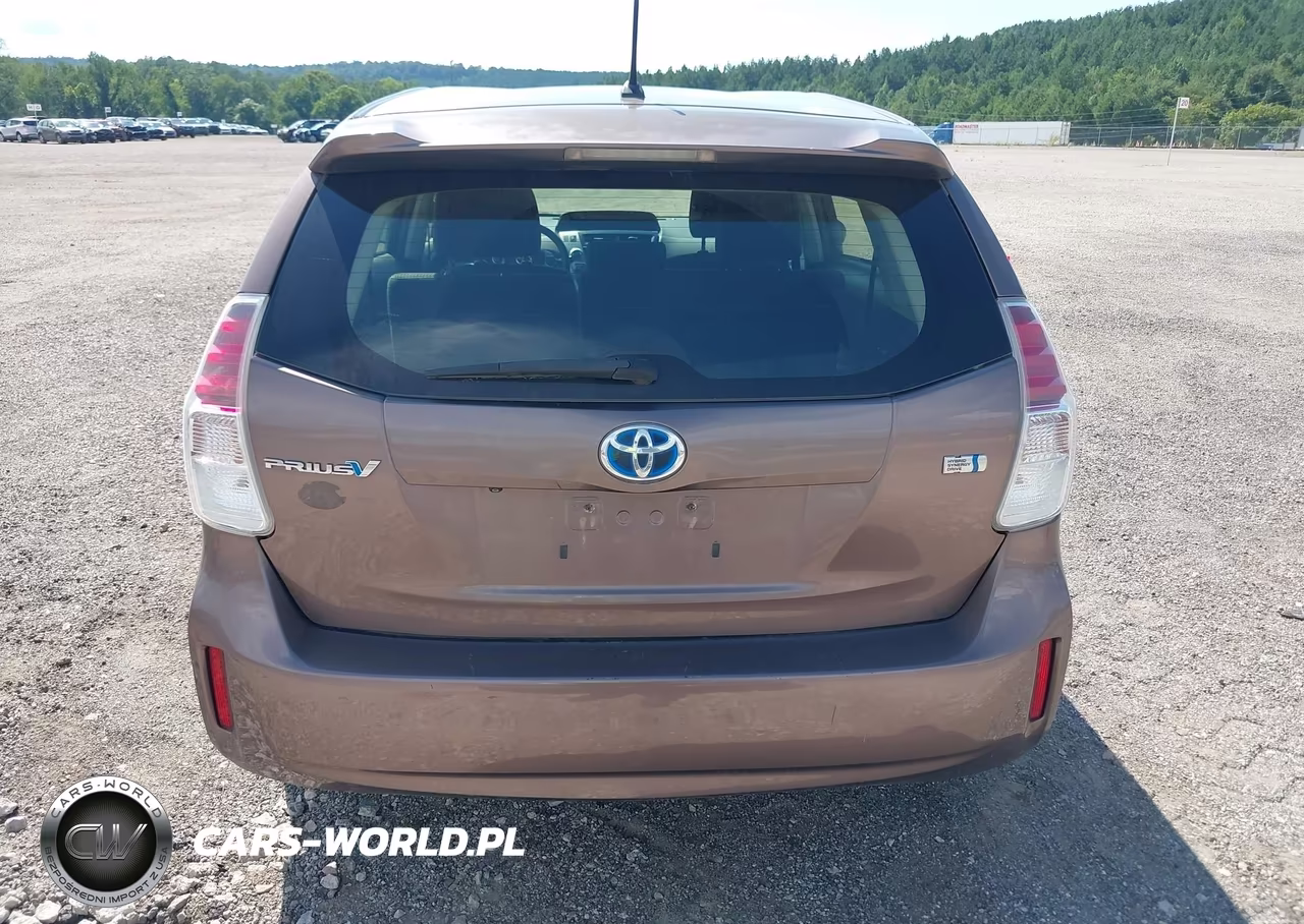 2015 Toyota Prius V Two VIN:JTDZN3EU9FJ024399 - 16